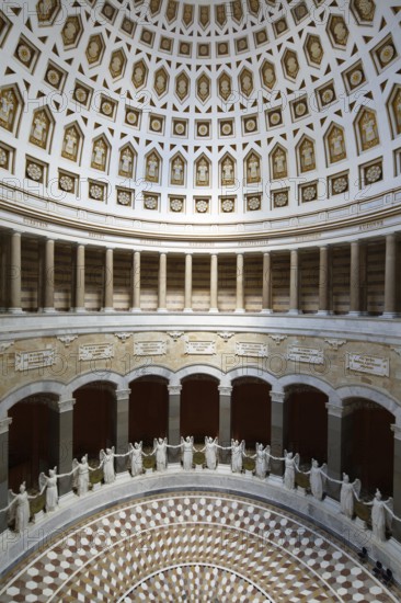 Interior, hall and dome with a total of 34 angels, goddesses of victory 3, 3 metres high, monument Befreiungshalle Kehlheim, round hall with dome, 45 m high, 29 m diameter, classicism, built 1842 to 1863 by Friedrich von Gärtner and Leo von Klenze, Michelsberg, Kelheim, Lower Bavaria, Bavaria, Germany, Europe