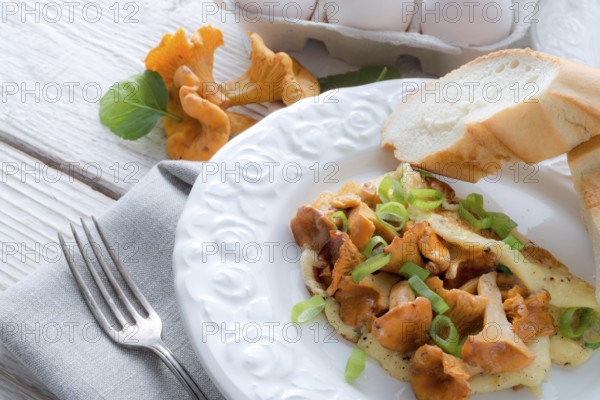 Have breakfast omelette with chanterelles