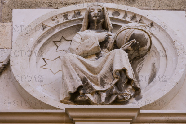 Arithmetic evocative medallion, Archivo del Reino de Mallorca facade, House of Culture, built by Guillem Forteza Piña between 1942 and 1956. Also Statements Gabriel Alomar Esteve and Josep Ferragut Pou, building neoregionalist, Palma, Mallorca, Balearic islands, spain