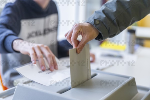 Voting for the constituency 03300 Seevorstadt-Ost, Dresden, Saxony, Germany, Europe