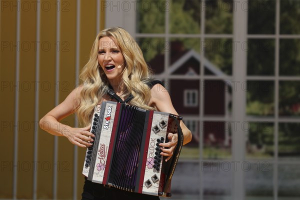 Melissa Naschenweng (singer / artist) in the ARD TV programme Immer wieder sonntags, Rust, Germany / Germany