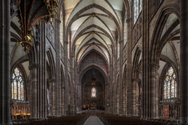 Strasbourg Cathedral, Cathédrale Notre-Dame de Strasbourg, interior, view to the east