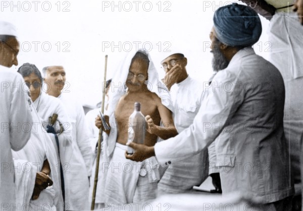Mahatma Gandhi inspecting Village Industries exhibition, Ramgarh, Jharkhand, India, Asia, March 1940, Asia
