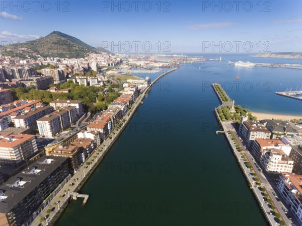 Estuary of the nervion, Getxo, Bizkaia, Basque Country, Spain, Europe