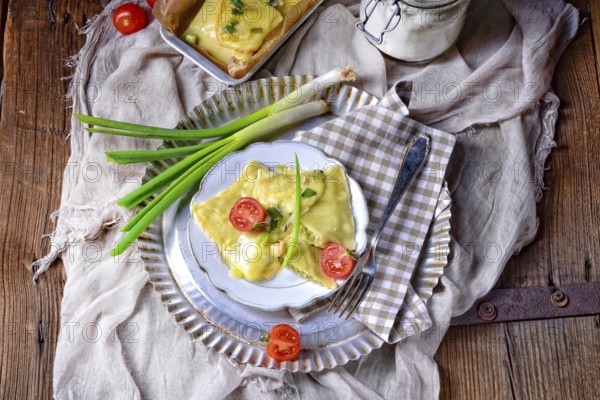 Swabian ravioli gratinated with cheese