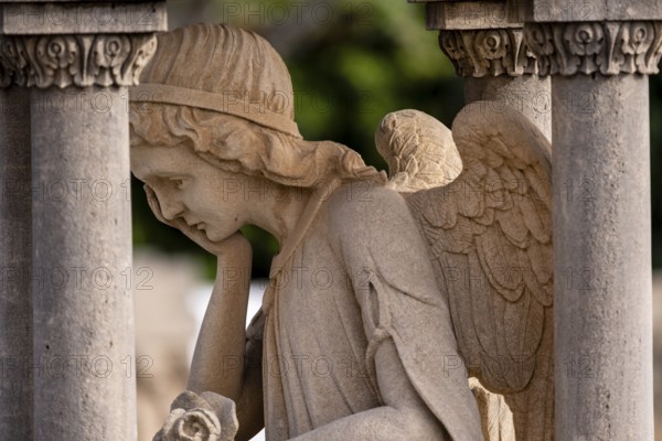 Edicule with thinking angel in memory of Gabriel Bordoy, 1911, Alaró Cemetery, Mallorca, Balearic Islands, Spain, Europe