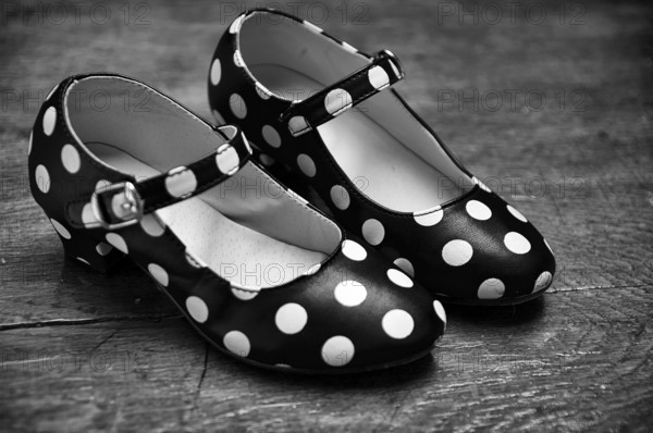 Dance shoes with dots in black and white