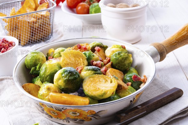 Roasted Brussels sprouts with honey and sesame seeds from the oven