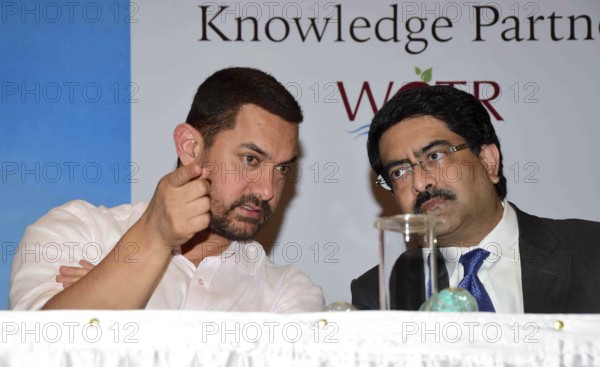 Bollywood actor Aamir Khan Kumar Mangalam Birla Aditya Birla Group press conference announce Satyamev Jayate Water Cup Mumbai
