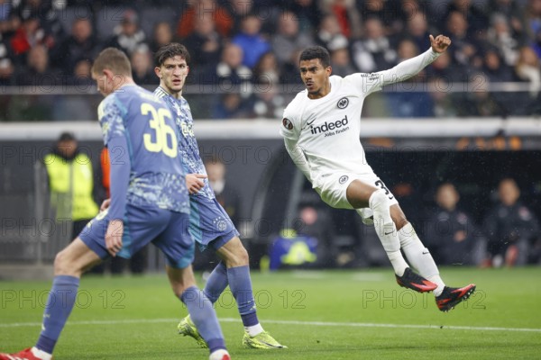 Football, Europa League, round of 16 second leg, 2024/2025, Eintracht Frankfurt vs. Ajax Amsterdam, 13/03/2025, Frankfurt Stadion, Frankfurt, Germany, Ansgar KNAUFF (Eintracht Frankfurt, 36) taking a shot, Europe