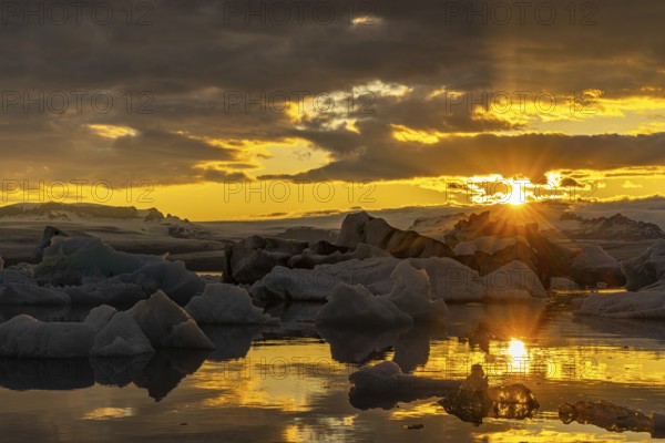 Evening at Jökulsarlon, south coast, Iceland, Europe