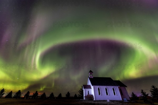 Aurora explosion in Saskatchewan Canada very colorful pulsating