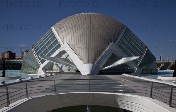 City of Arts and Sciences (cat./val. Ciutat de les Arts i de les Ciències), L'Hemisfèric cinema (el Hemisférico en castellano) from the southeast