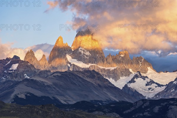 Mount Fitz Roy in the morning light in Los Glaciares El Chaltén National Park, Santa Cruz, Argentina, South America