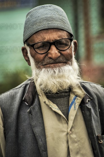 Kashmiri man, Dawar village, Gurez, Bandipora, Kashmir, India, Asia