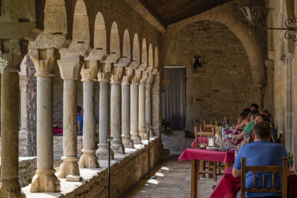 Cloister of the former cathedral of San Vicente, Roda de Isábena, Isábena Valley, Huesca, Spain, Europe