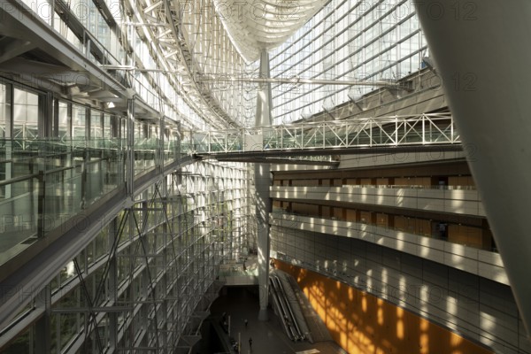 Curtain wall, suspension bridges, Tokyo International Forum, architect Rafael Vignoli, Tokyo, Japan, Asia