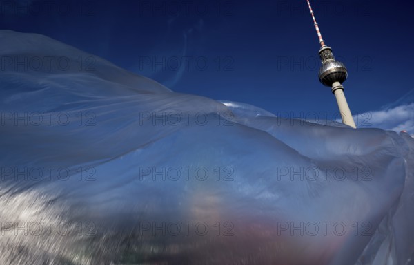 Germany, Berlin, 22 February 2025, large-scale demonstration against cultural cuts, Aktionsbündnis BerlinIstKultur, TV tower, Welle - Kultur geht unter, Europe