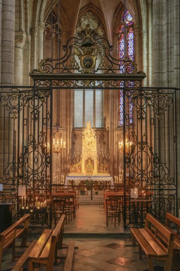 Saint-Etienne Cathedral, first Gothic cathedral, Sens, Burgundy, Yonne department, Bourgogne-Franche-Comte region, France, Europe