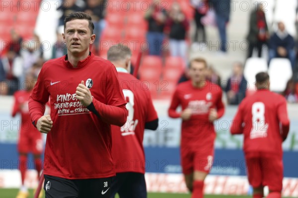 Michael Gregoritsch (SC Freiburg) was back in the squad for the first time since his injury and was substituted in the 1st FBL: 24-25: 1st FBL: 24-25: 5th Sptg. SC Freiburg - FC St. Pauli DFL REGULATIONS PROHIBIT ANY USE OF PHOTOGRAPHS AS IMAGE SEQUENCES AND/OR QUASI-VIDEONan Photo: Joachim Hahne/johapress, Freiburg, Germany / Germany
