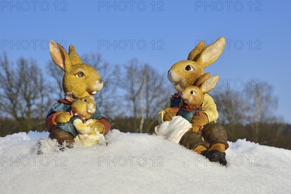 Easter bunny meets snowman, Easter bunny meets snowman