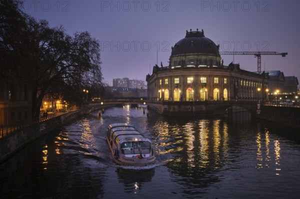Germany, Berlin, 26.12.2024, Bodemuseum (Kaiser-Friedrich-Museum), Museum Island, Monbijou Bridge, Ship on the Spree, Europe