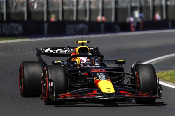 MELBOURNE, AUSTRALIA - MARCH 14: Liam Lawson of New Zealand drives the Oracle Red Bull Racing RB21 during first practice in the Australian Formula 1 Grand Prix at Albert Park in Melbourne, Australia, Oceania