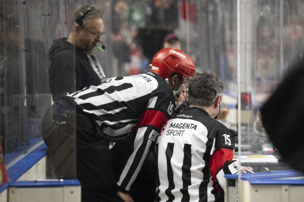 LanxessArena, North Rhine-Westphalia, Benjamin Hoppe (referee, #19), Christopher Schadewaldt (referee, #15), PENNY DEL, Kölner Haie- Augsburger Panther on 05/01/2025 at the LanxessArena in Cologne Germany