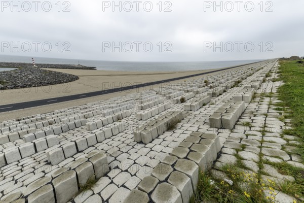 30 km longer and 90 metres wide Afsluitdijk between Wadden Sea and IJsselmeer, Holland, Netherlands