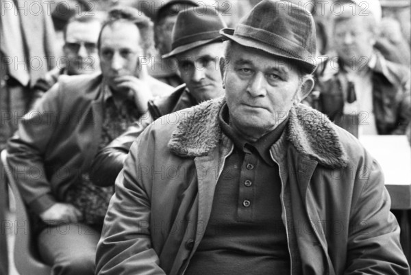 Workers and employees used the last casting of the Suedwestfalen steelworks in Hagen for a demonstrative protest at the loss of their jobs at the steelworks on 31.03.1976, Germany, Europe