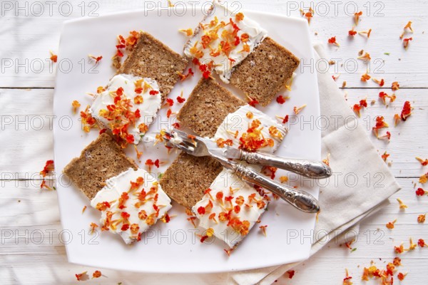 Sandwiches made from bread and cheese to the smell of spring