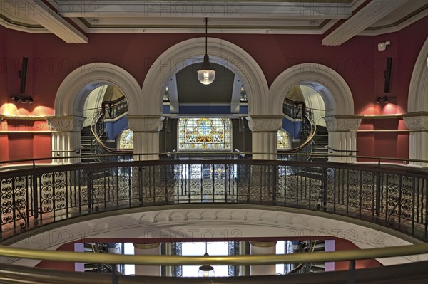 Queen Victoria Building inside without people during Corona times