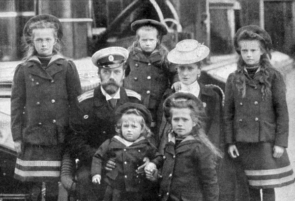 Tsar Nicholas II of Russia. 1868-1918. The last emperor of Russia. Pictured here together with his wife Alexandra and his five children Tatiana, Anastasia, Alexei, Maria and Olga