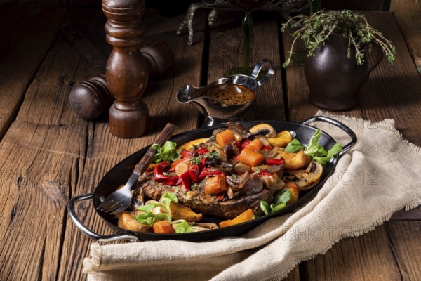 Tender beef with various vegetables