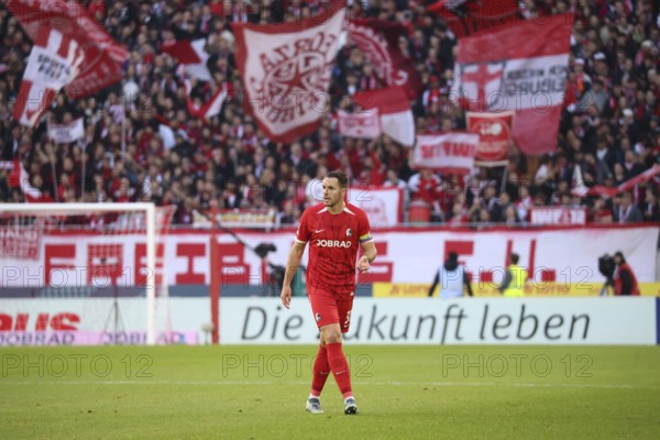 Christian Günter (SC Freiburg) at the match of the 1st FBL: 24-25: 1st FBL: 24-25: 9th Sptg. SC Freiburg - FSV Mainz 05 DFL REGULATIONS PROHIBIT ANY USE OF PHOTOGRAPHS AS IMAGE SEQUENCES AND/OR QUASI-VIDEONan Photo: Joachim Hahne/johapress, Freiburg, Germany / Germany