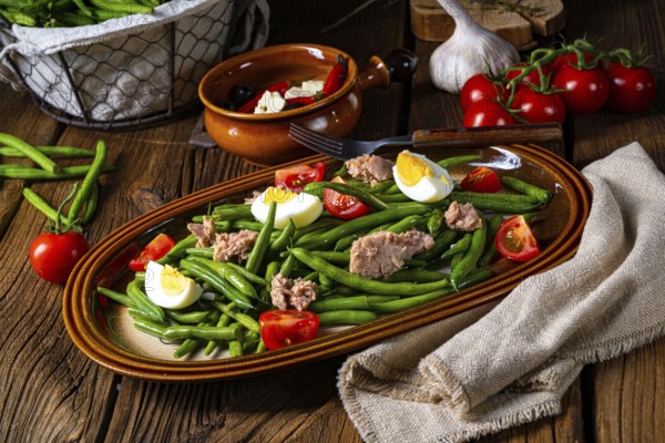 Rustic green bean salad with egg and tuna