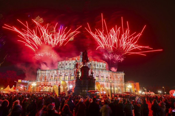 The SemperOperaball 2025 celebrated its 100th anniversary on Friday. Germany's most beautiful classical entertainment event once again proved to be a complete success this year and offered a first-class programme created by top artists. Traditionally, thousands of Dresdeners also celebrated the event of the year outside on the theatre square at the SemperOperairball. Fireworks on the theatre square, Dresden, Saxony, Germany, Europe
