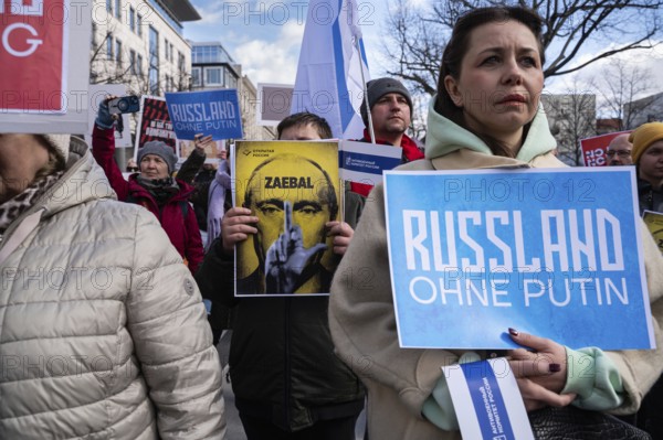 17.03.2024, Berlin, Germany, Europe, Thousands of people protest in front of the Russian Embassy on Unter den Linden in Berlin's Mitte district under the title, Europe
