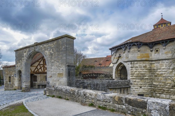 Town gate Spitalbastei or Spitalbastion, covered bridge, Rothenburg ob der Tauber, district of Ansbach, Middle Franconia, Franconia, Free State of Bavaria, Germany, Europe