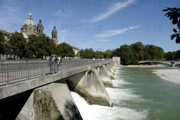 Weir footbridge on the Isar, Munich