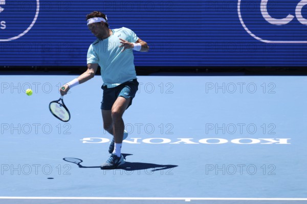 MELBOURNE, AUSTRALIA, JANUARY 11: Casper Ruud of Norway playing against Jannik Sinner of Italy on day two of the 2024 Kooyong Classic at Kooyong on January 11, 2024 in Melbourne, Australia, Oceania
