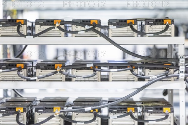 Saxony's Economics and Energy Minister Dirk Panter visits Saxony's largest battery storage facility, with 23 megawatt hours from Tricera energy, Freiberg, Saxony, Germany, Europe