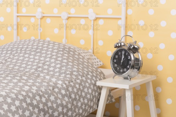 Yellow Bedroom with single bed