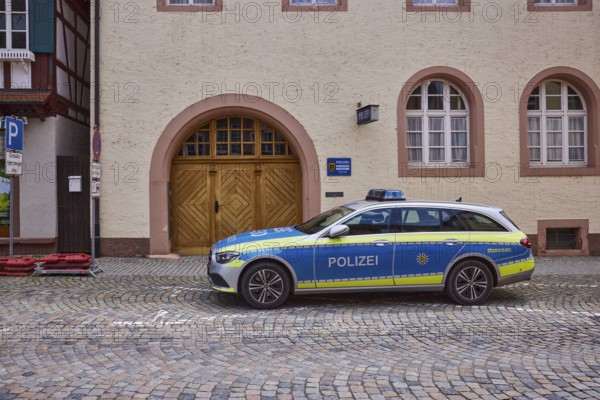 Police car, Wolfach police station, car park for emergency vehicles, entrance, historic building, old town, main street, Wolfach, Black Forest, Ortenaukreis, Baden-Württemberg, Germany, Europe