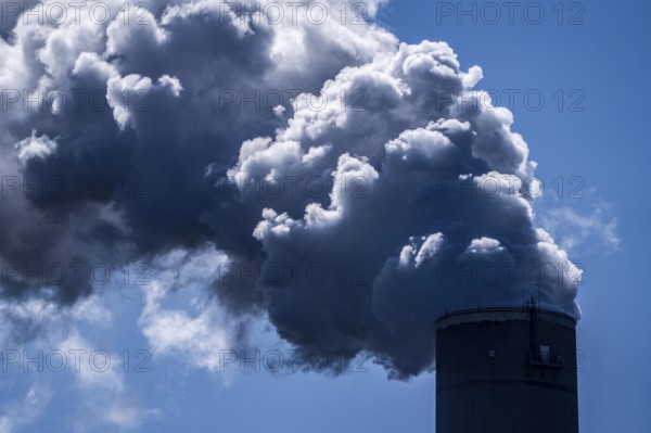 Chimney of the UNIPER coal-fired power plant Maasvlakte, in the harbour of Rotterdam, Netherlands