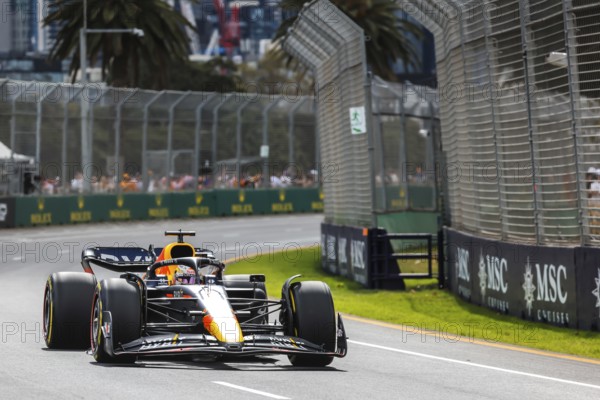 MELBOURNE, AUSTRALIA, APRIL 9: Max Verstappen drives the number 1 Oracle Red Bull Racing RB18 during practice at the 2022 Australian Grand Prix