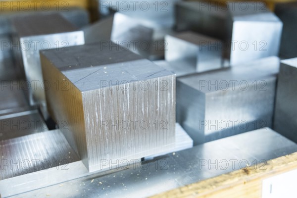 Aluminium blocks and plates in the industry