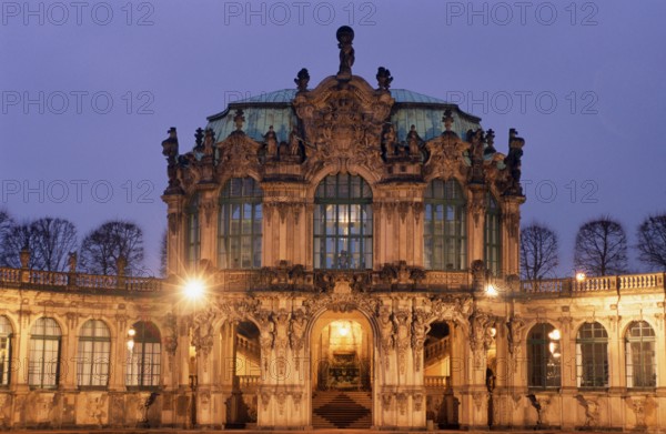 Zwinger with Wall Pavilion by night, architect Matthäus Daniel Pöppelmann, Dresden, Saxony, Germany, Europe