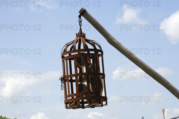 Educational trail Via Scardinga, Bäckerschupfen, punishment of bakers who baked breads that were too small, Schärding, Baroque town on the Inn, Innviertel, Inn, Upper Austria, Schärding am Inn, Austria, Europe