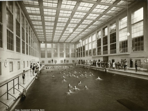 Indoor swimming pool, 1930s, Berlin, Germany, Europe